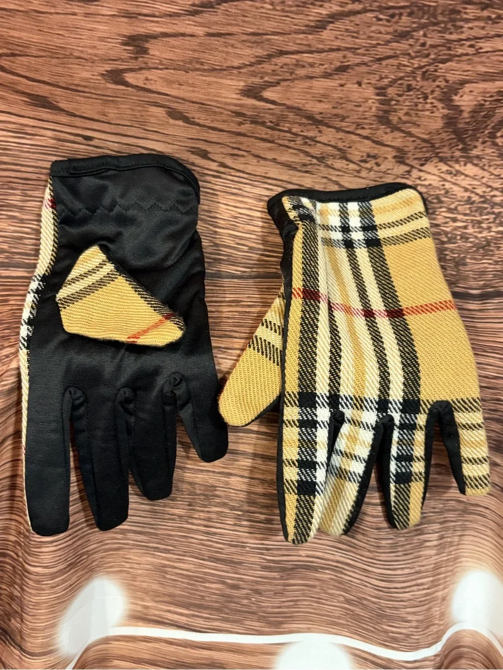 Classic Plaid womans  Gloves - Tan